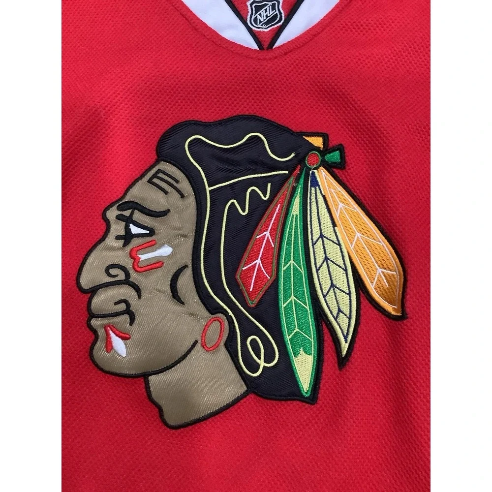 Reebok Chicago Blackhawks Jersey NHL Hockey Youth Size S/M Jonathan Toews #19 C